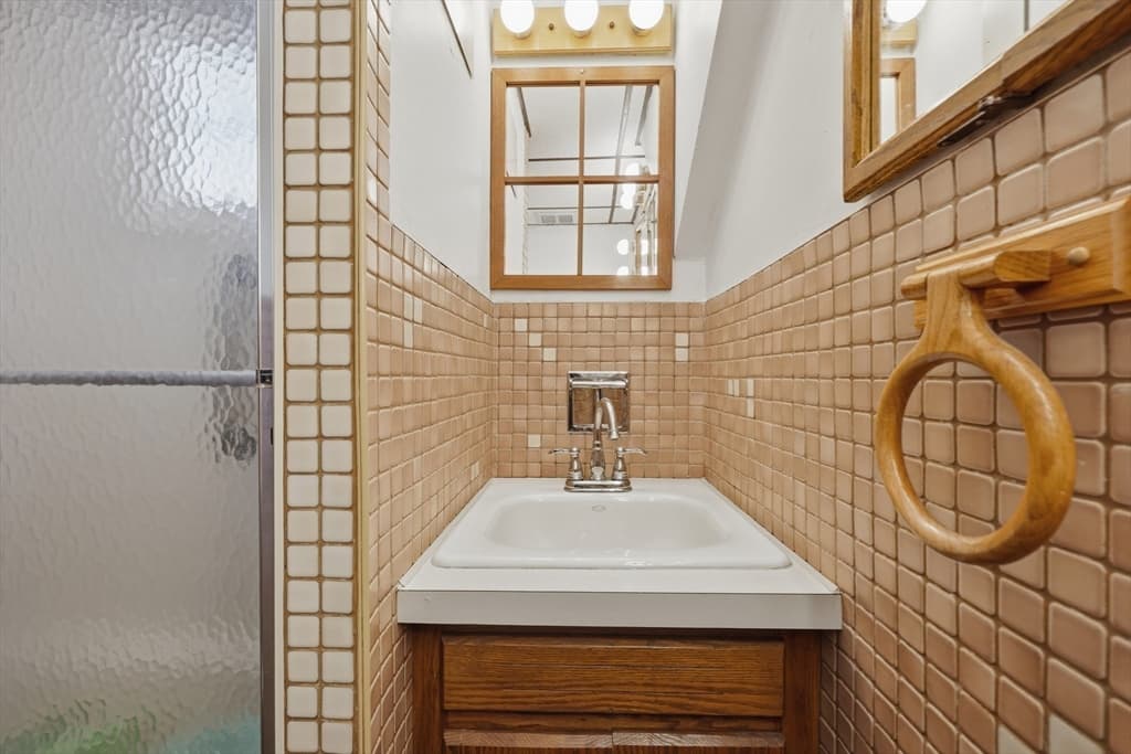 4 Waite St, Salem MA 01970 photo 31