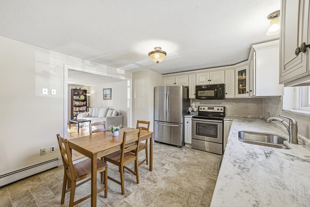 119 Emerson Gardens Rd # 119, Lexington MA 02420 photo 5