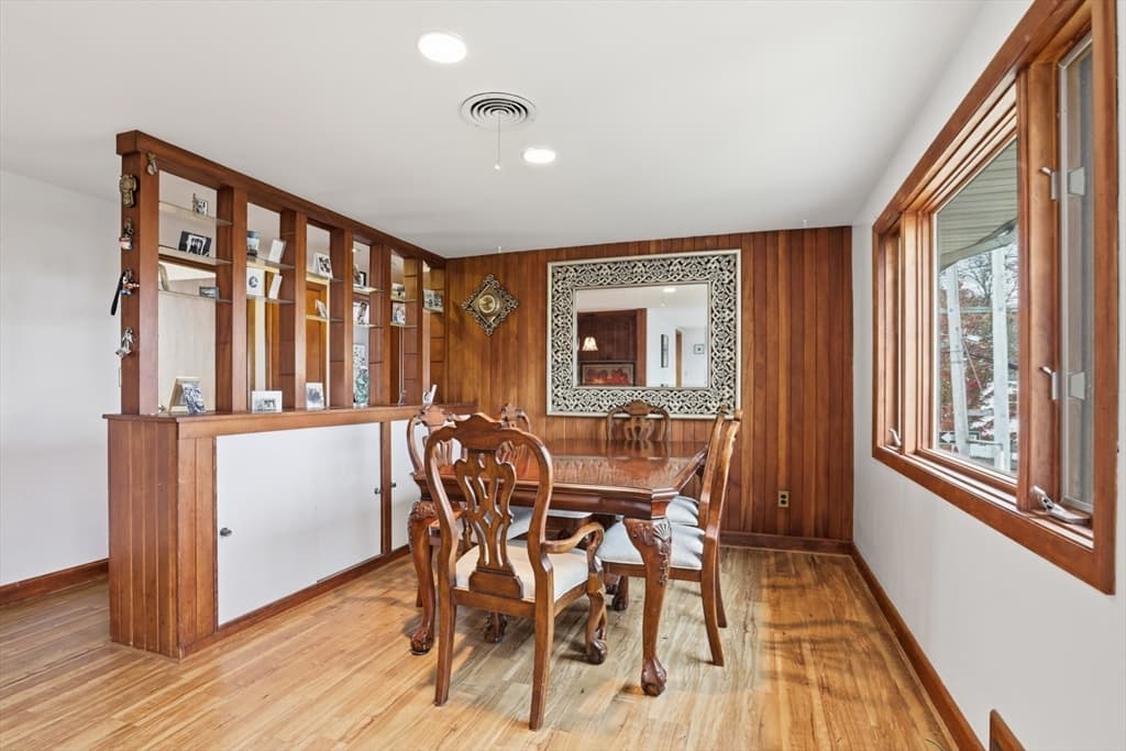 Single Family Residence at 22 Burdett Rd, Lynn MA 01904, photo 13 of 26