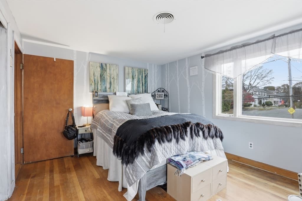 Single Family Residence at 22 Burdett Rd, Lynn MA 01904, photo 17 of 26