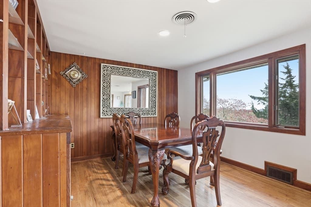 Single Family Residence at 22 Burdett Rd, Lynn MA 01904, photo 12 of 26