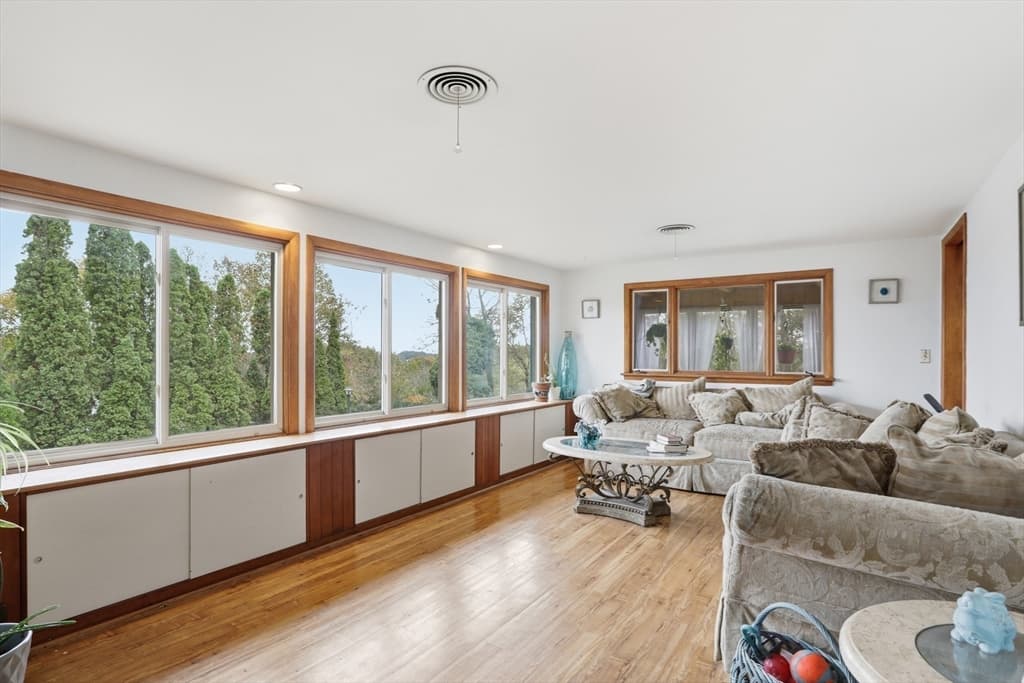 Single Family Residence at 22 Burdett Rd, Lynn MA 01904, photo 14 of 26