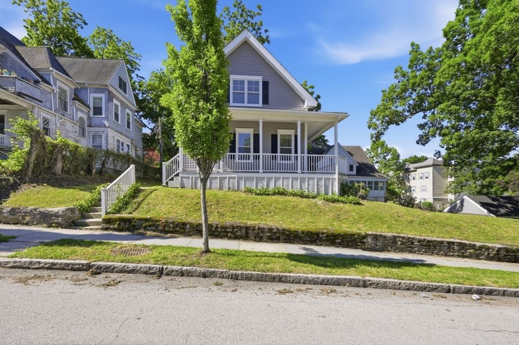 Single Family Residence at 57 May St, Worcester MA 01610, photo 2 of 42