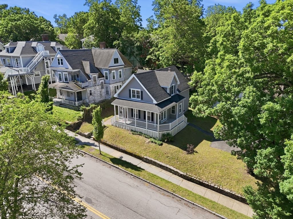 Single Family Residence at 57 May St, Worcester MA 01610, photo 3 of 42