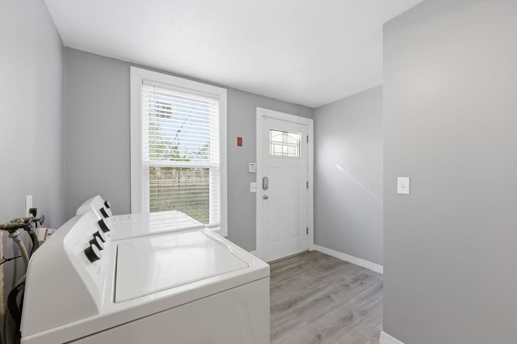 Single Family Residence at 57 May St, Worcester MA 01610, photo 24 of 42