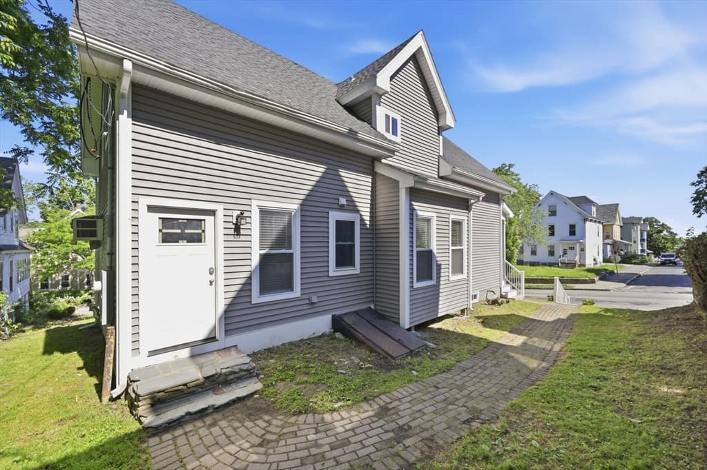 Single Family Residence at 57 May St, Worcester MA 01610, photo 40 of 42