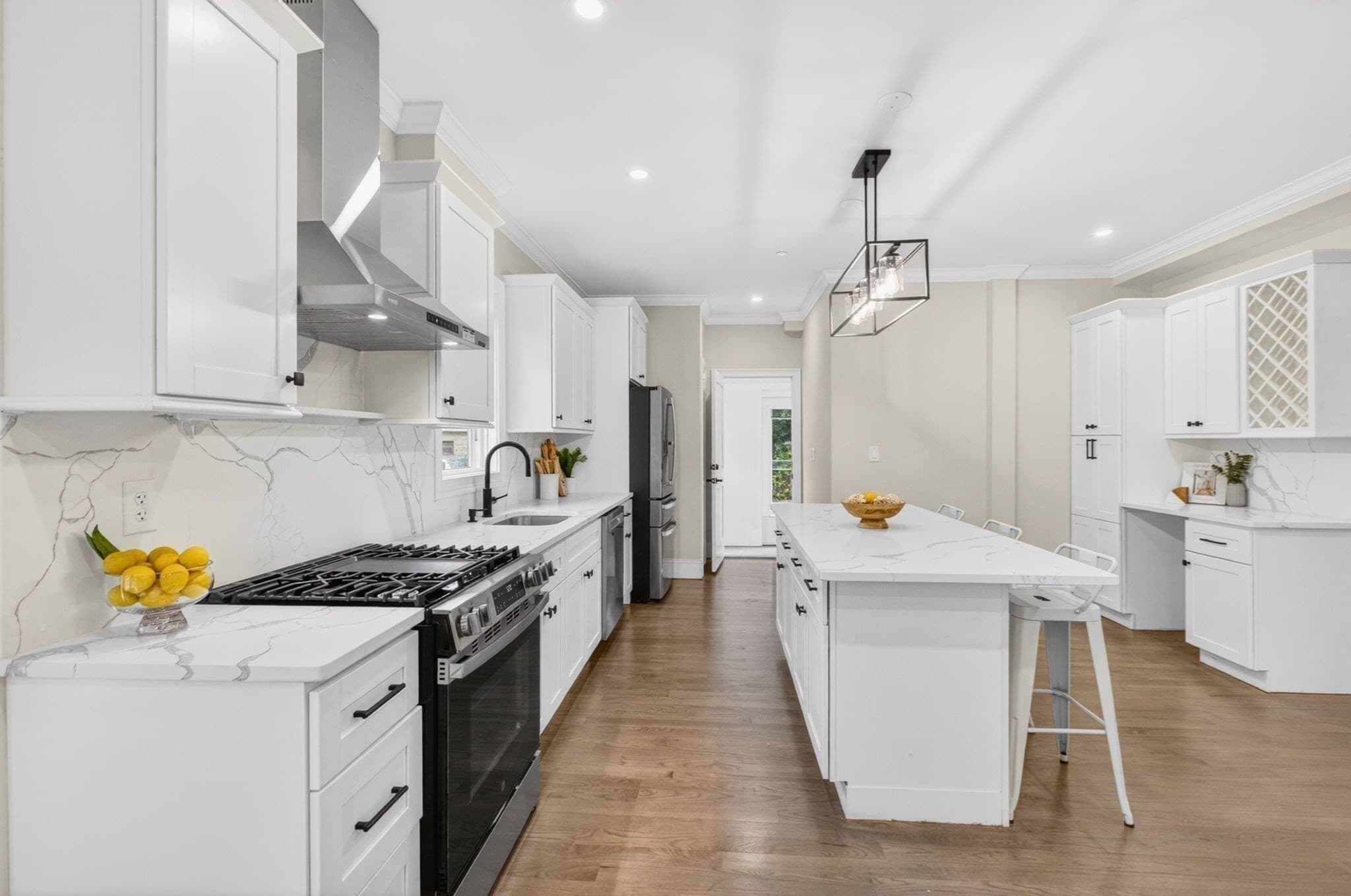 Condominium at 152 Washington St # 1, Boston MA 02135, photo 3 of 21