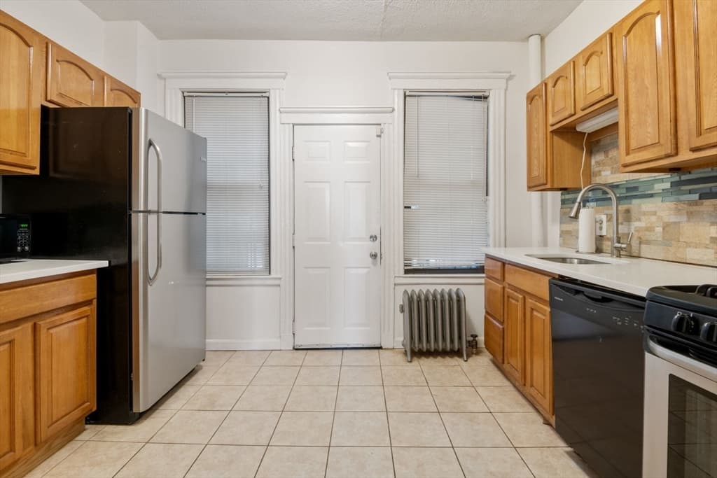 Condominium at 5 Bellvista Road # 1, Boston MA 02135, photo 7 of 21