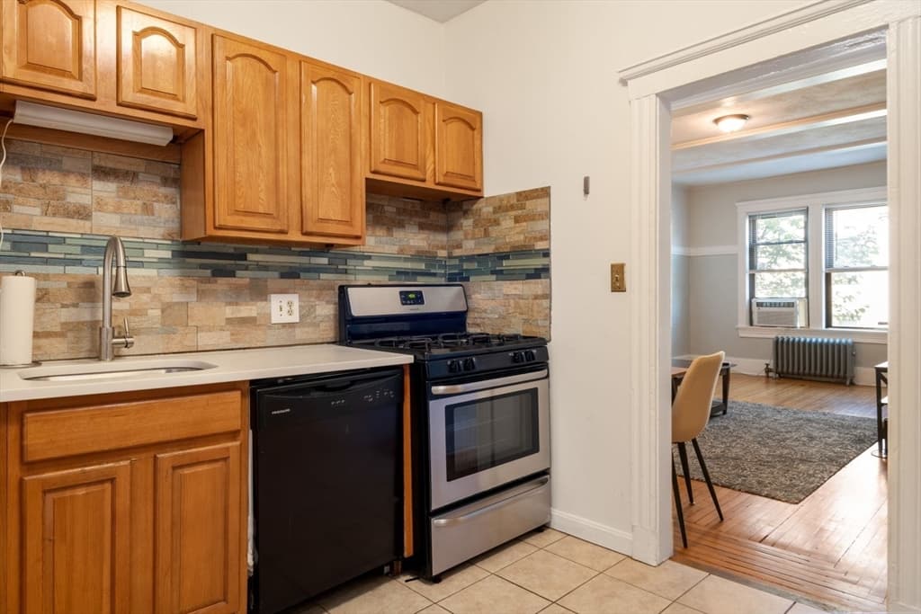 Condominium at 5 Bellvista Road # 1, Boston MA 02135, photo 5 of 21