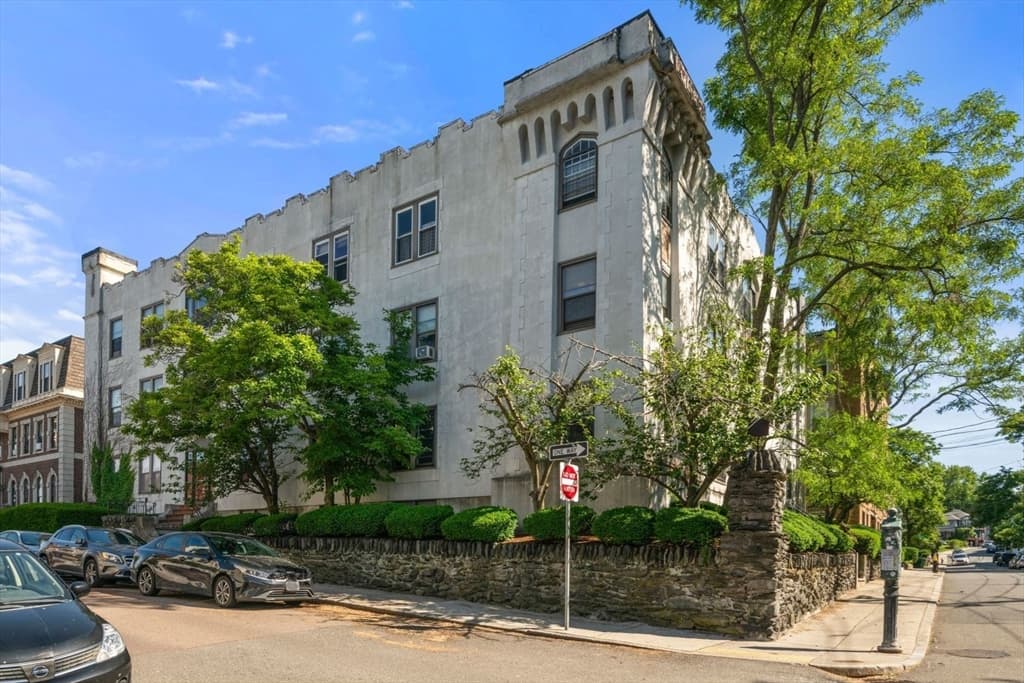 Condominium at 5 Bellvista Road # 1, Boston MA 02135, photo 19 of 21