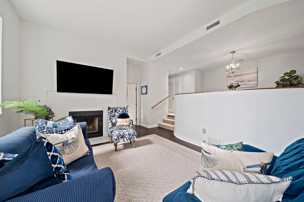 Condominium at 100 Parks St # 35, Duxbury MA 02332, Duxbury, photo 2 of 34