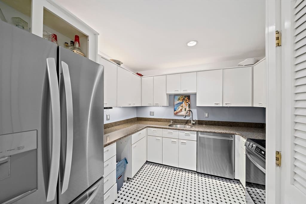 Condominium at 100 Parks St # 35, Duxbury MA 02332, Duxbury, photo 6 of 34