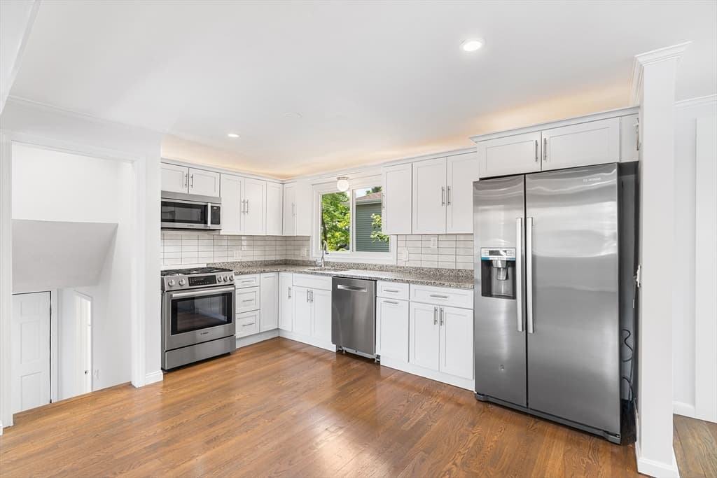 Single Family Residence at 4 June Ln, Newton MA 02458, photo 6 of 37