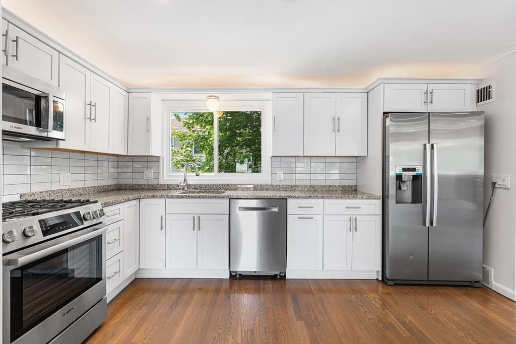 Single Family Residence at 4 June Ln, Newton MA 02458, photo 7 of 37