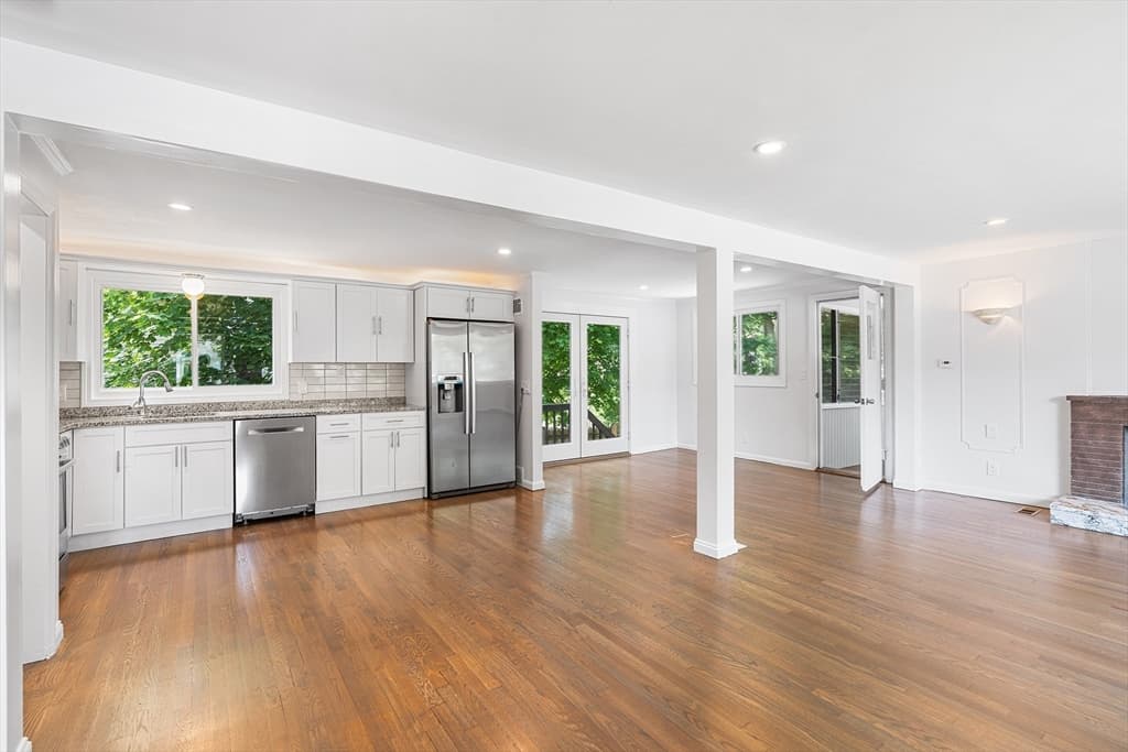 Single Family Residence at 4 June Ln, Newton MA 02458, photo 5 of 37
