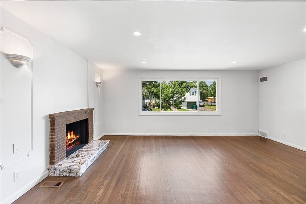 Single Family Residence at 4 June Ln, Newton MA 02458, photo 11 of 37