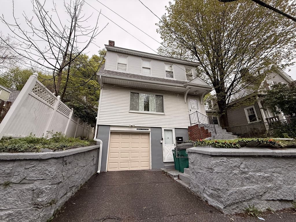 18 Pleasant St, Fitchburg MA 01420