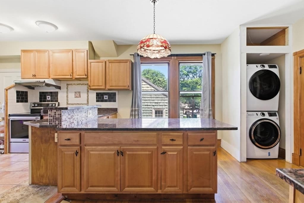 Single Family Residence at 305 Central St, Newton MA 02466, photo 6 of 38