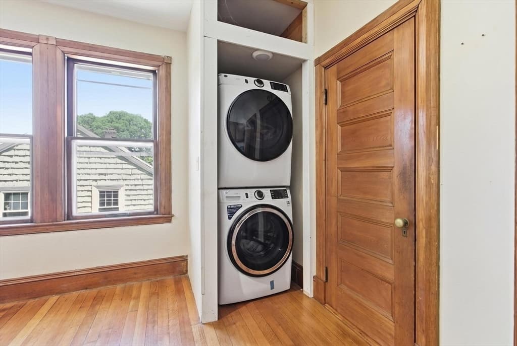 Single Family Residence at 305 Central St, Newton MA 02466, photo 10 of 38