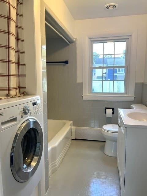 Single Family Residence at 110 Longmeadow Dr, Lowell MA 01852, photo 12 of 21