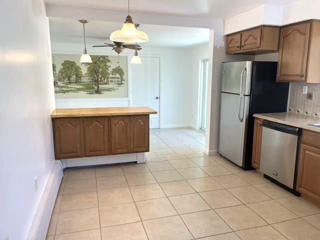 Single Family Residence at 110 Longmeadow Dr, Lowell MA 01852, photo 9 of 21