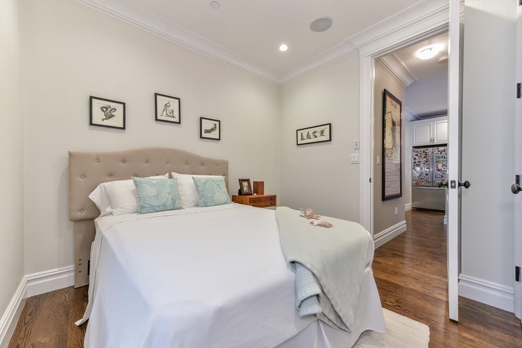 Condominium at 9 M St # 2, Boston MA 02127, photo 22 of 26