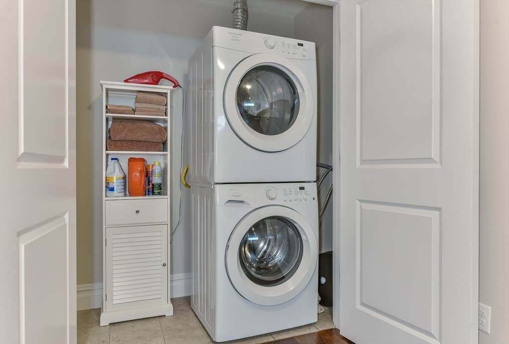 Condominium at 9 M St # 2, Boston MA 02127, photo 24 of 26