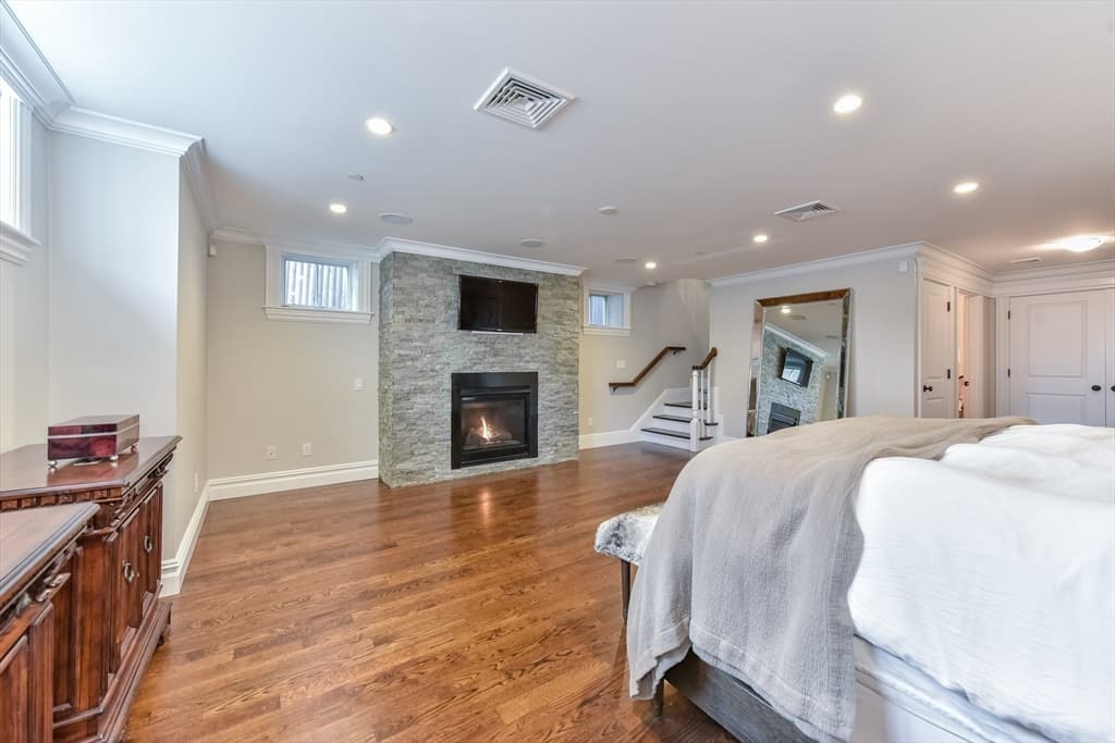 Condominium at 9 M St # 2, Boston MA 02127, photo 18 of 26