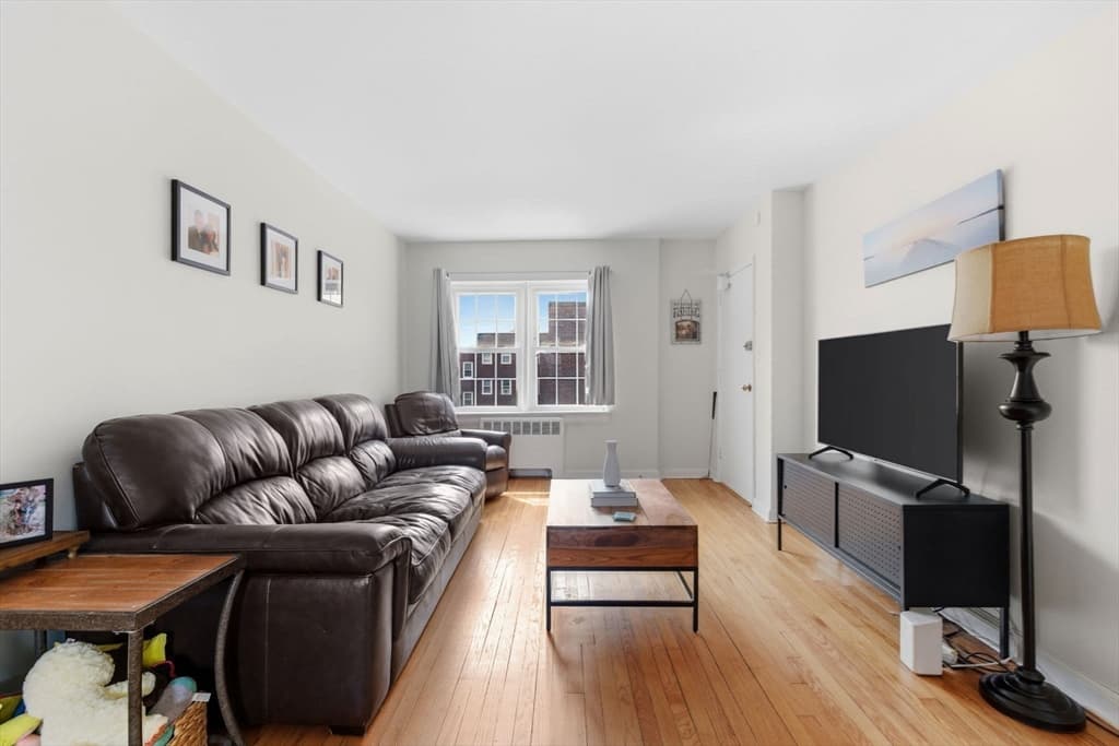 Condominium at 9 Lennon Ct # 13, Boston MA 02127, Boston, photo 6 of 16