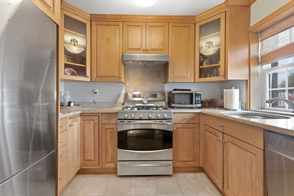 Condominium at 9 Lennon Ct # 13, Boston MA 02127, Boston, photo 4 of 16