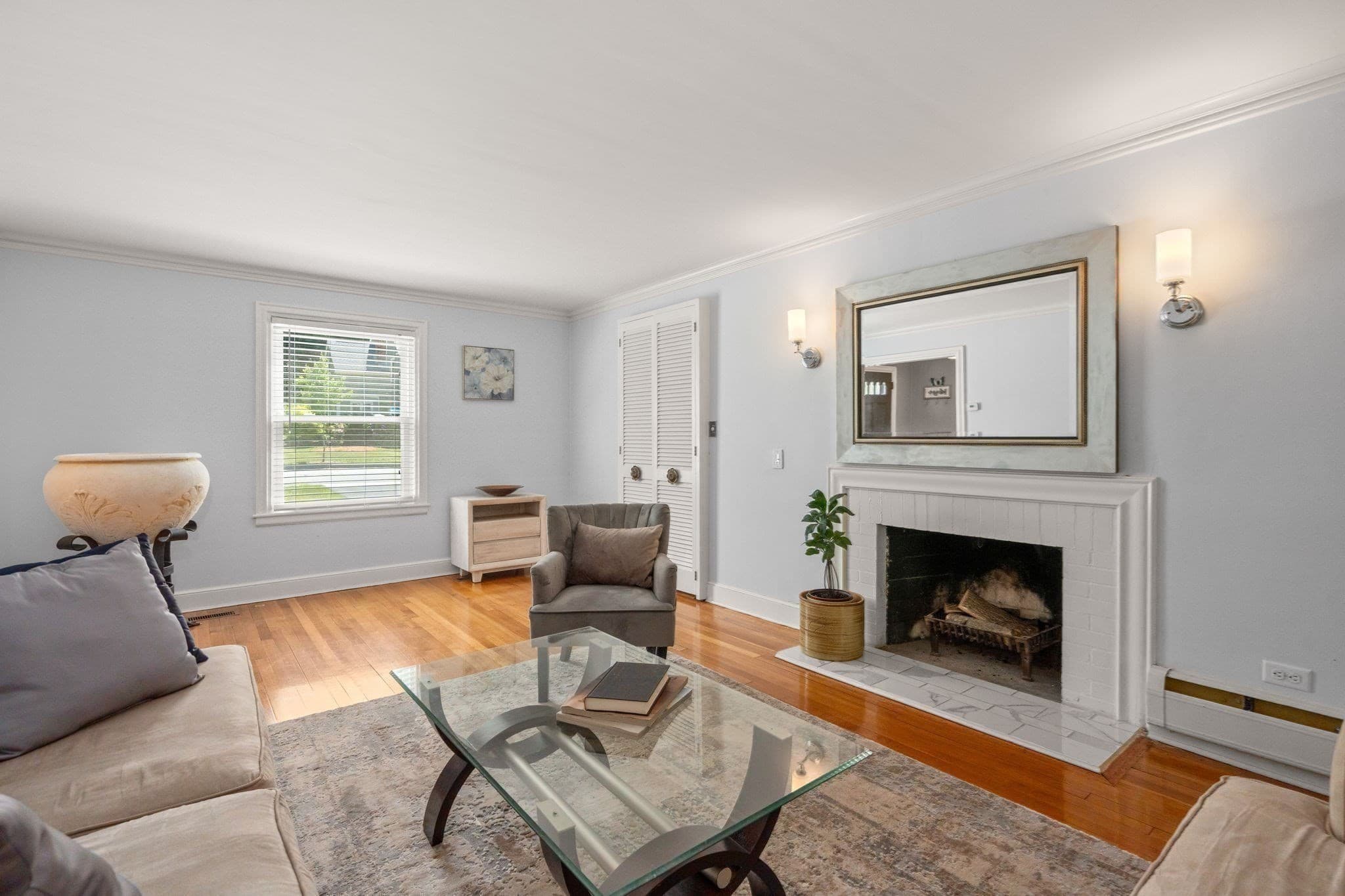 Single Family Residence at 119 Newton Ave N, Worcester MA 01609, Worcester, photo 8 of 40