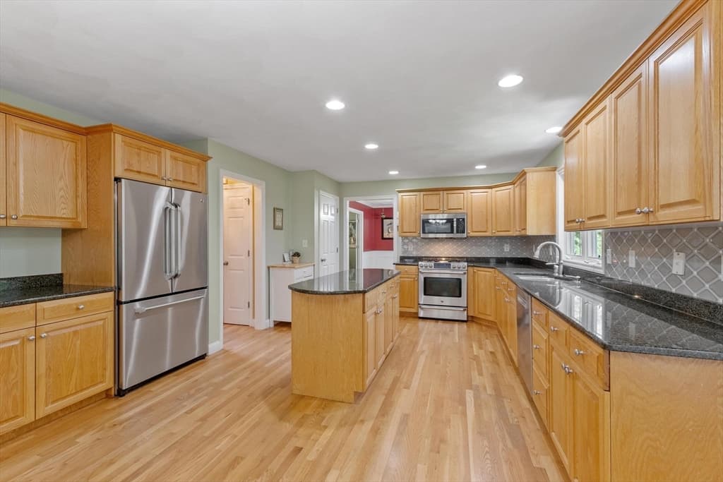 Single Family Residence at 5 Laury Lane, Littleton MA 01460, Littleton, photo 13 of 42