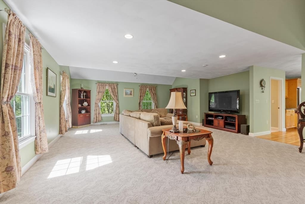 Single Family Residence at 5 Laury Lane, Littleton MA 01460, Littleton, photo 20 of 42