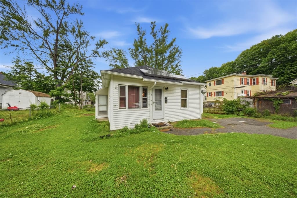 3 Brief St, Worcester MA 01604