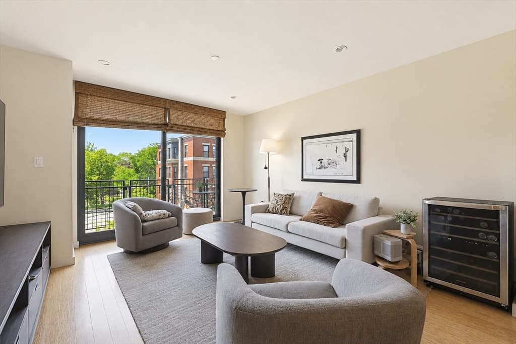 Condominium at 691 Massachusetts Avenue # 301, Boston MA 02118, photo 2 of 14