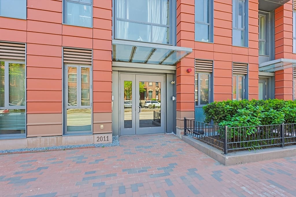 Condominium at 691 Massachusetts Avenue # 301, Boston MA 02118, photo 13 of 14