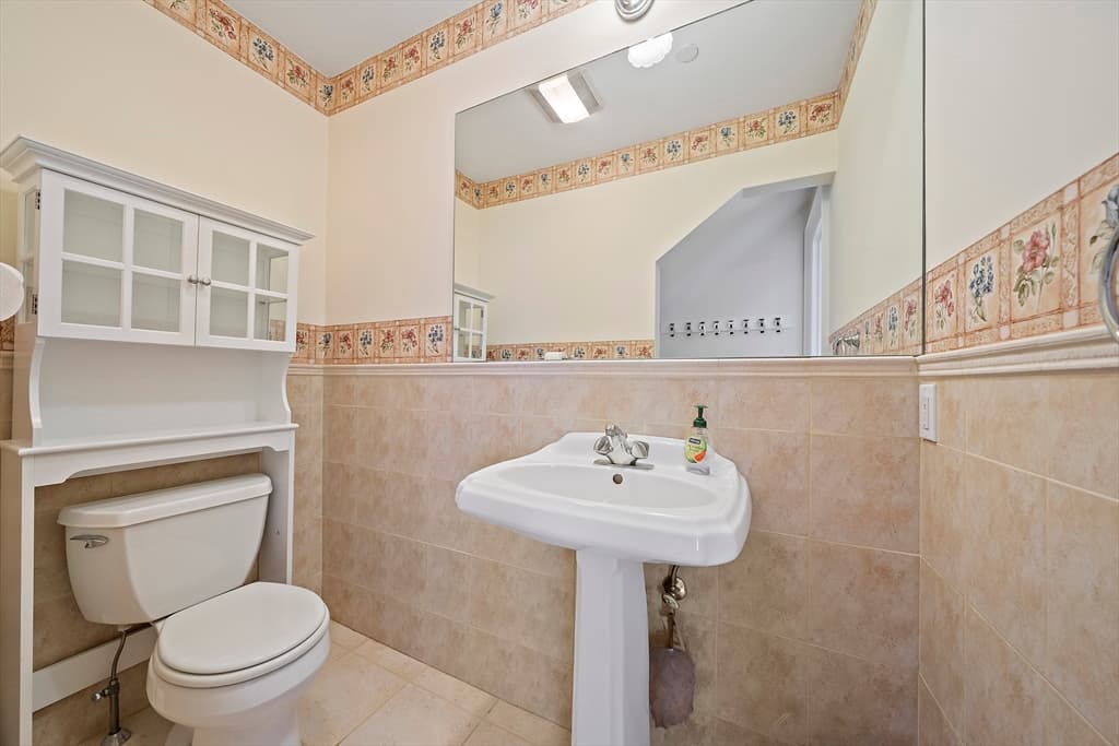 Condominium at 184 Athens St # 3, Boston MA 02127, Boston, photo 13 of 26