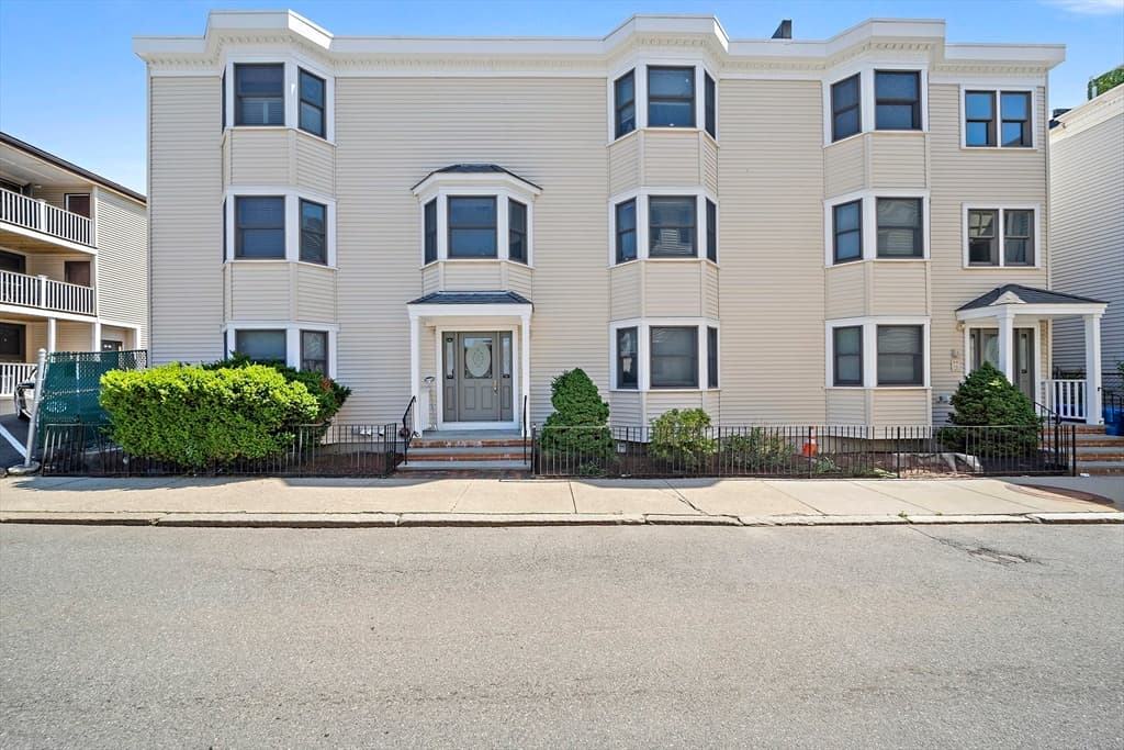 Condominium at 184 Athens St # 3, Boston MA 02127, Boston, photo 3 of 26