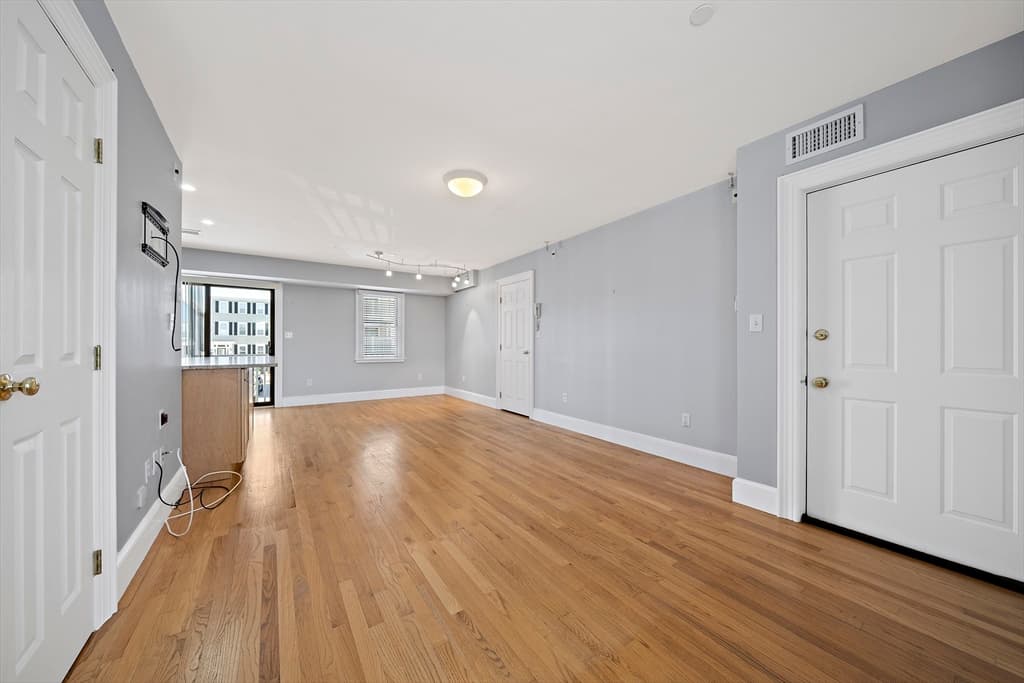 Condominium at 184 Athens St # 3, Boston MA 02127, Boston, photo 11 of 26
