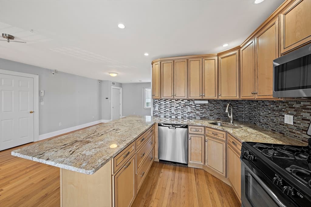 Condominium at 184 Athens St # 3, Boston MA 02127, Boston, photo 4 of 26