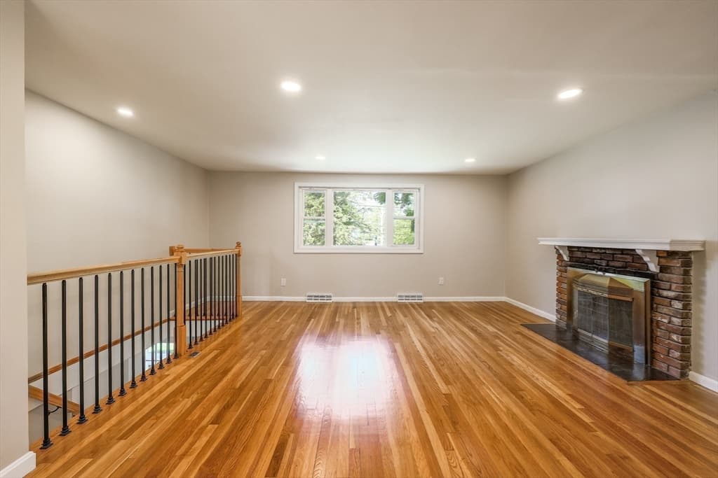 Single Family Residence at 181 E Main St, Westborough MA 01581, photo 3 of 38
