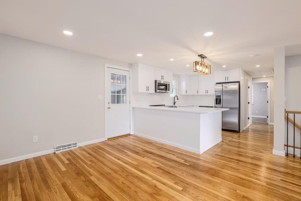 Single Family Residence at 181 E Main St, Westborough MA 01581, photo 5 of 38