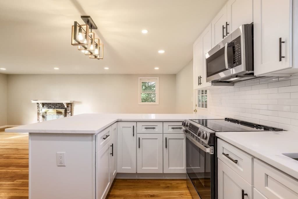 Single Family Residence at 181 E Main St, Westborough MA 01581, photo 8 of 38