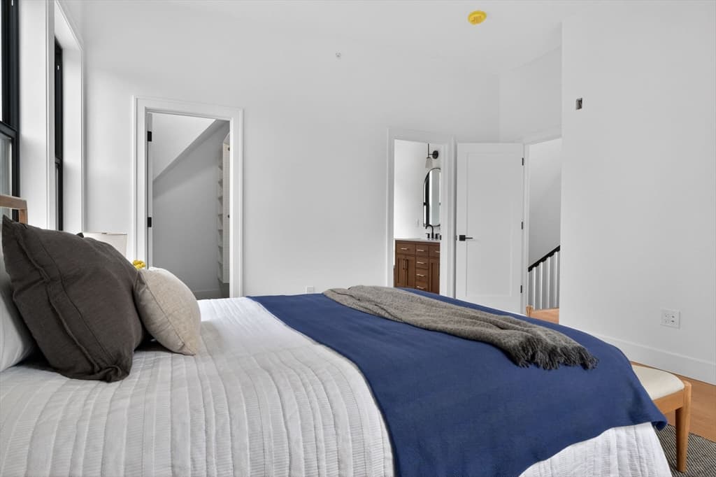 Condominium at 22 Spring Hill Terrace # 22, Somerville MA 02143, photo 14 of 27