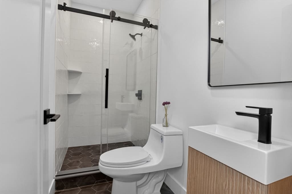 Condominium at 22 Spring Hill Terrace # 22, Somerville MA 02143, photo 11 of 27