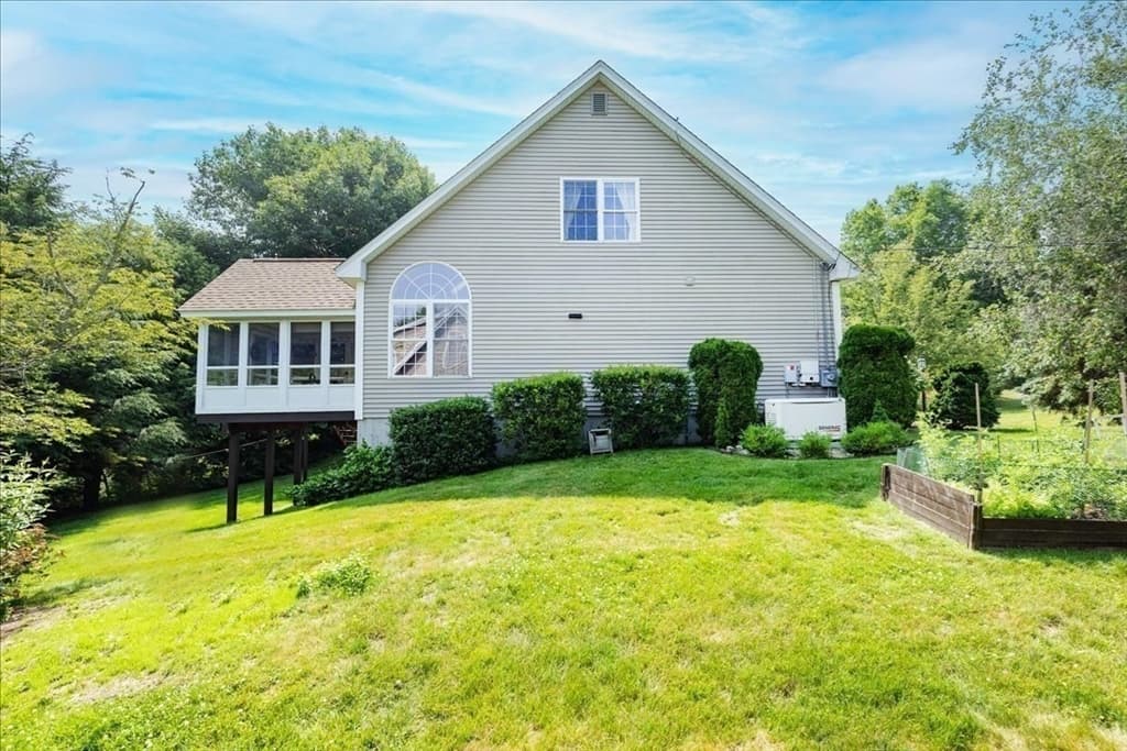 Single Family Residence at 16 Dunlin Way, Portsmouth NH 03801, Portsmouth, photo 39 of 42