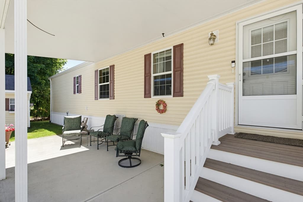 300 East Washington, North Attleboro MA 02760 photo 3
