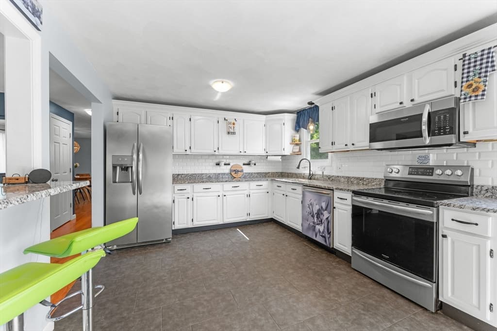 Single Family Residence at 15 Old Farm Rd, Spencer MA 01562, Spencer, photo 16 of 42