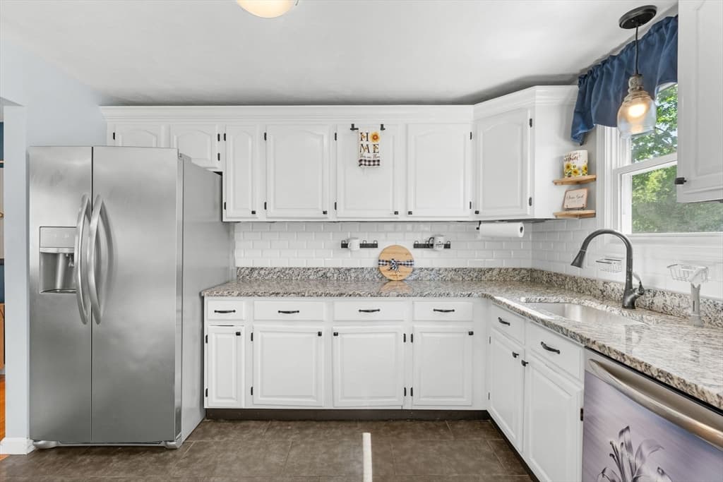 Single Family Residence at 15 Old Farm Rd, Spencer MA 01562, Spencer, photo 12 of 42