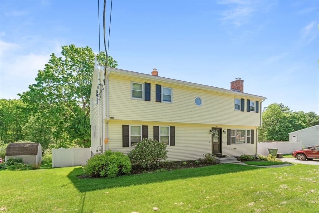 Single Family Residence at 15 Old Farm Rd, Spencer MA 01562, Spencer, photo 5 of 42